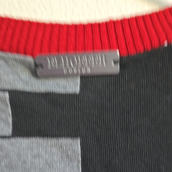 Black and Gray Crop Top - Picture 7 of 9